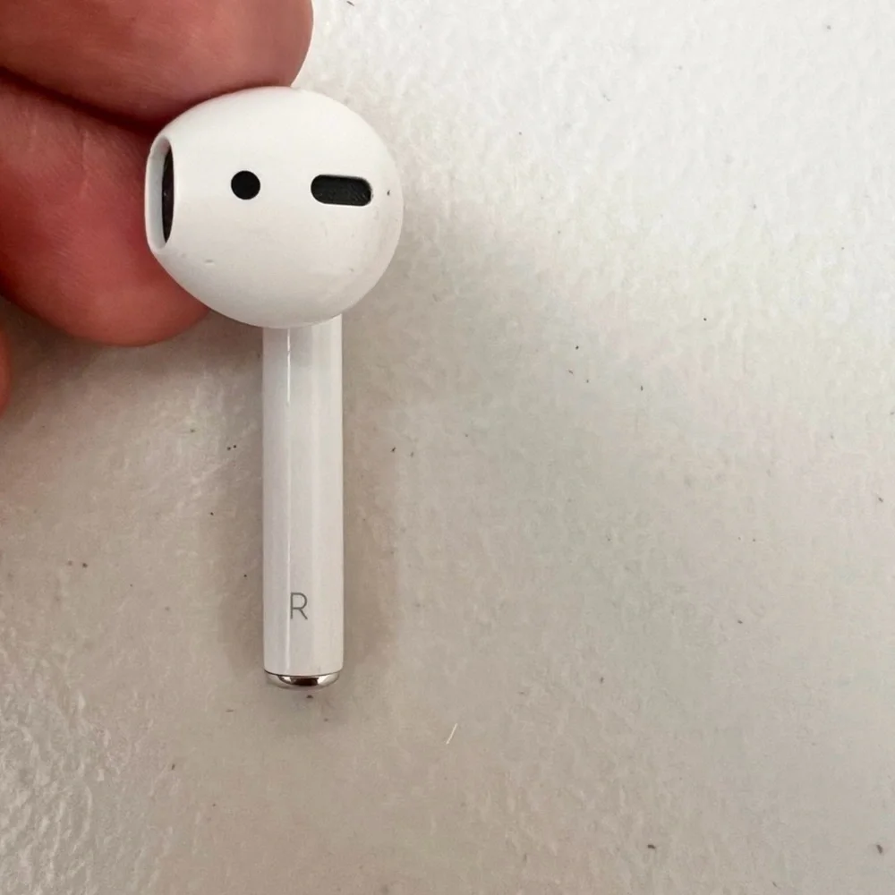 Right Ear Apple AirPods 2nd Generation Works